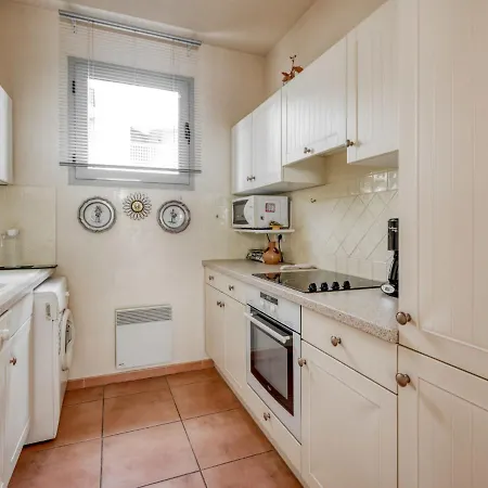 Les Allees Du Cap-3 By Interhome Appartement