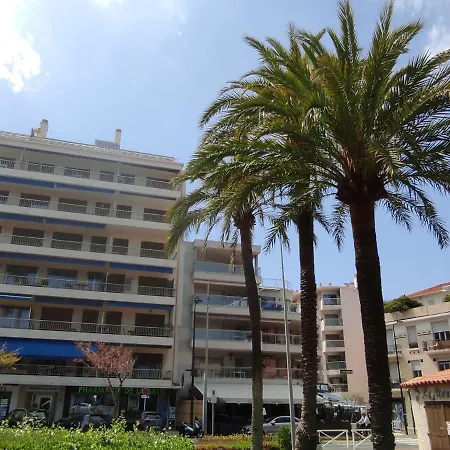 Apartment Les Allees Du Cap-3 By Interhome
