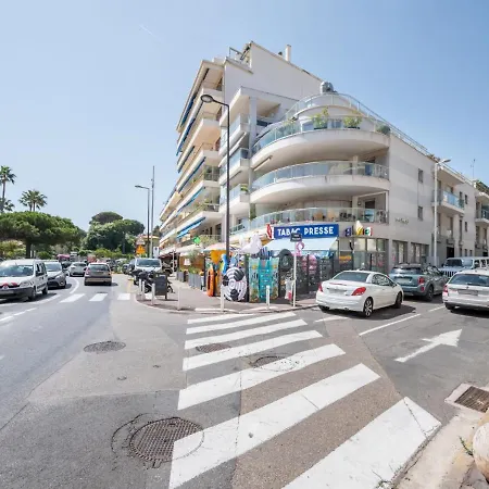 Les Allees Du Cap-3 By Interhome